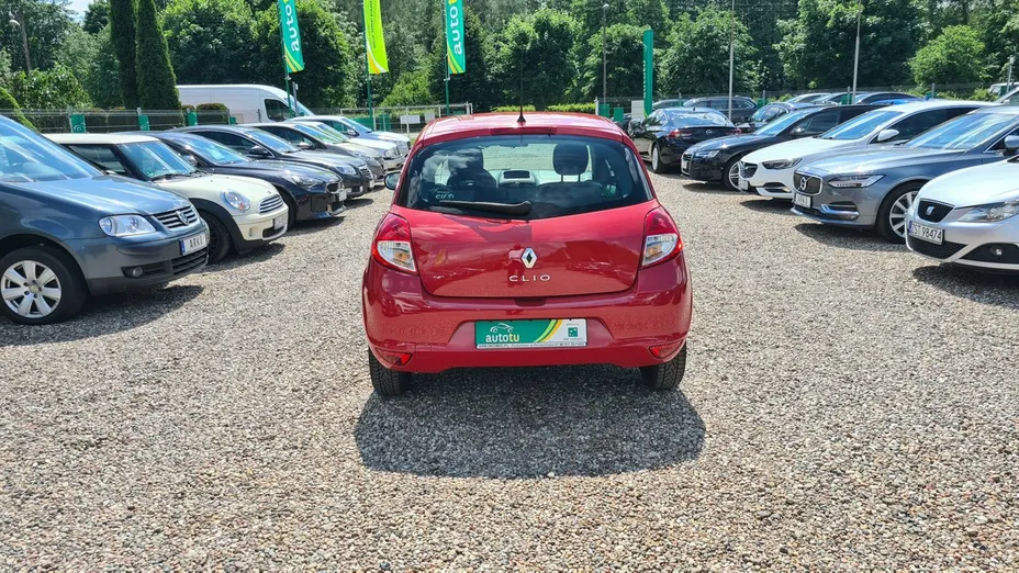 RENAULT Clio -