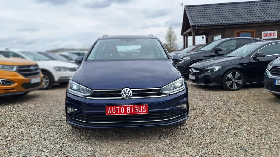 VOLKSWAGEN Golf Sportsvan -