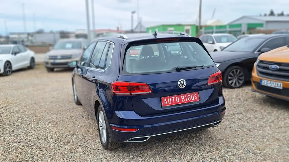 VOLKSWAGEN Golf Sportsvan -