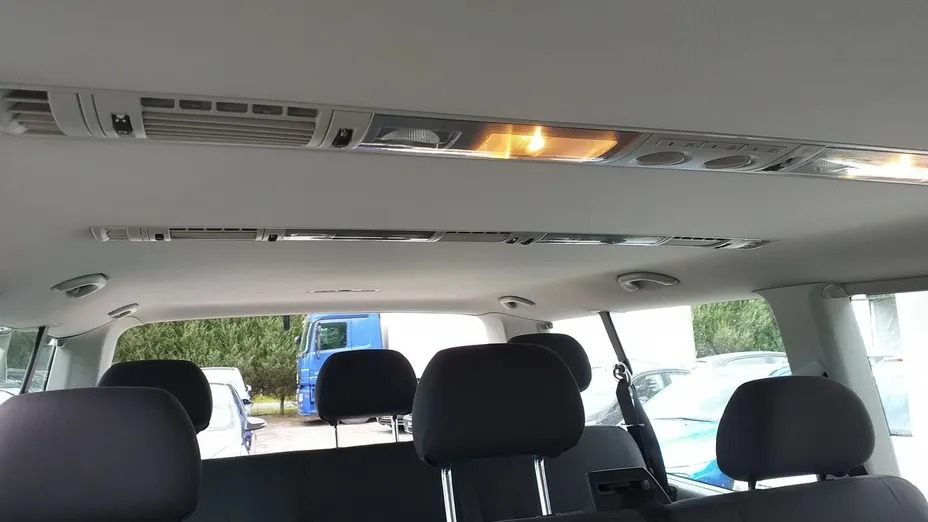 VOLKSWAGEN Caravelle -