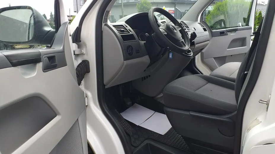 VOLKSWAGEN Caravelle -