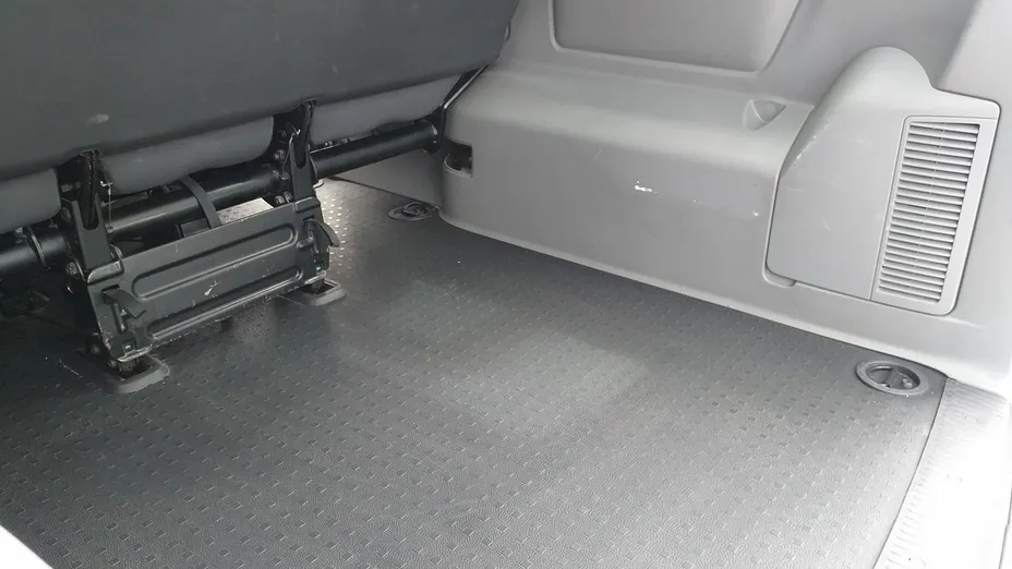 VOLKSWAGEN Caravelle -