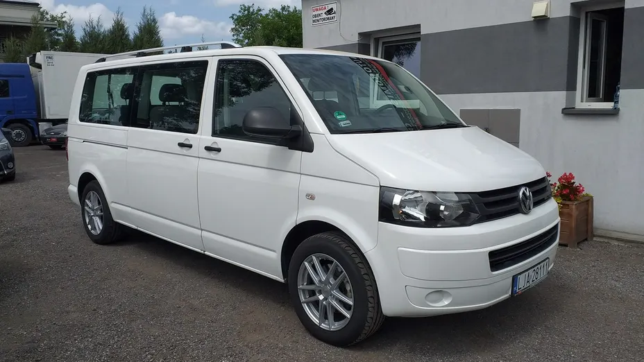 VOLKSWAGEN Caravelle -
