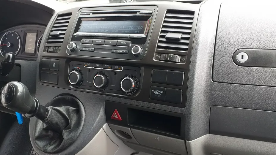 VOLKSWAGEN Caravelle -