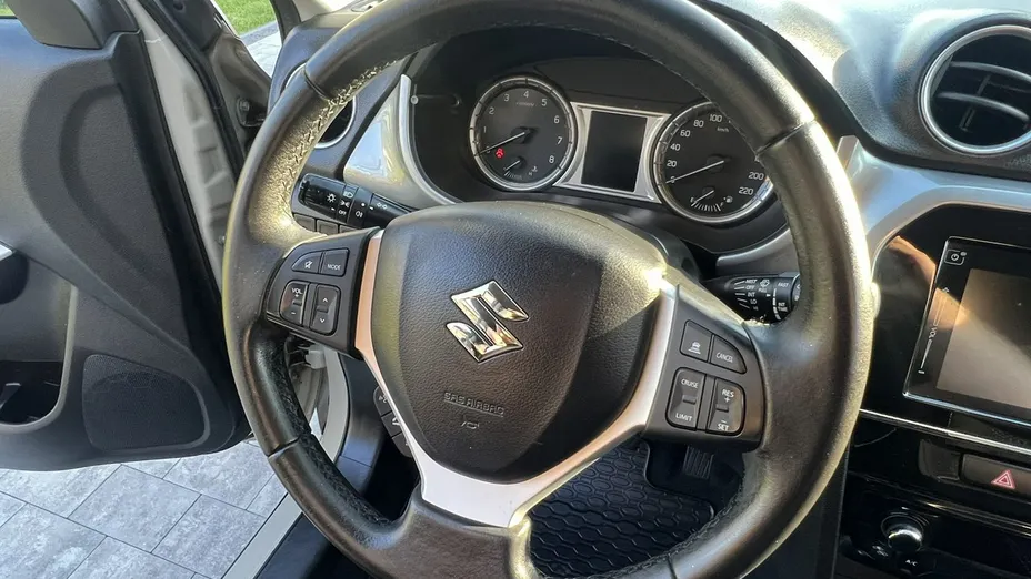 SUZUKI Vitara -