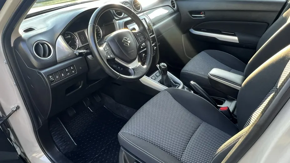 SUZUKI Vitara -