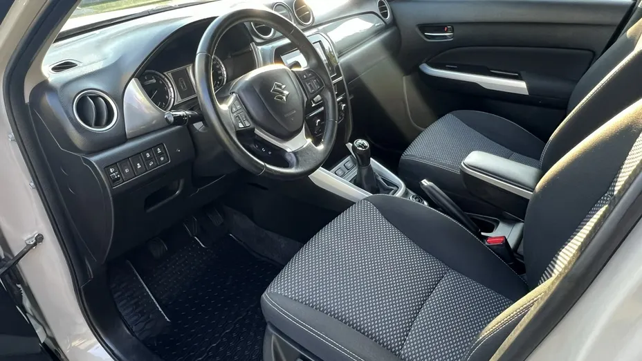 SUZUKI Vitara -