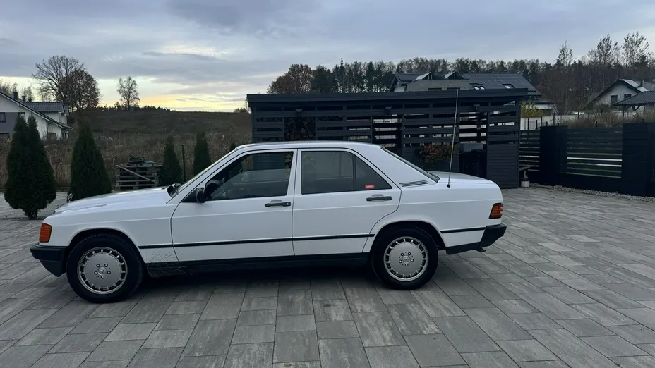 MERCEDES-BENZ W201 -
