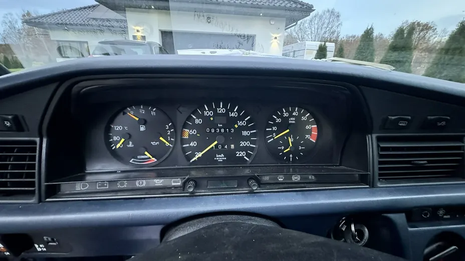 MERCEDES-BENZ W201 -