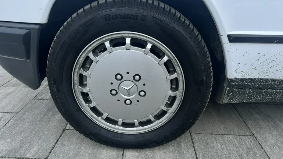 MERCEDES-BENZ W201 -