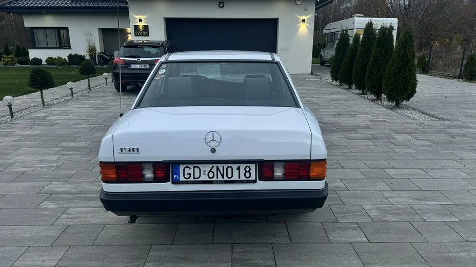 MERCEDES-BENZ W201 -