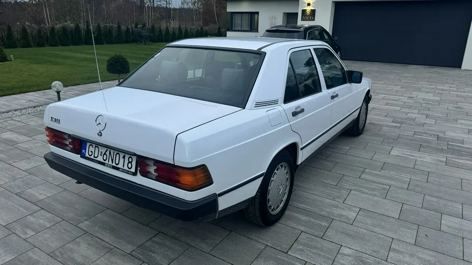 MERCEDES-BENZ W201 -