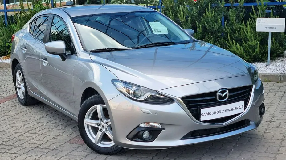 MAZDA 3 -