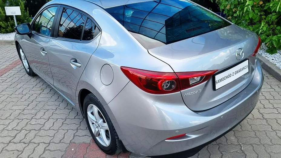 MAZDA 3 -