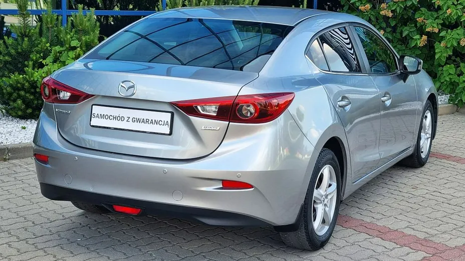 MAZDA 3 -