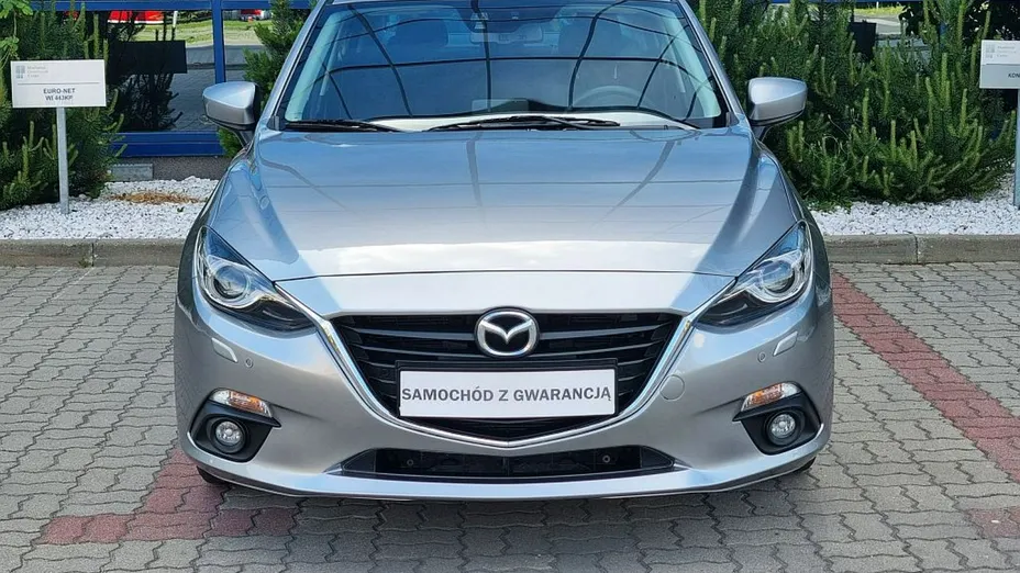 MAZDA 3 -