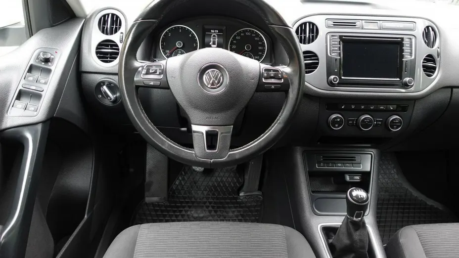 VOLKSWAGEN Tiguan -