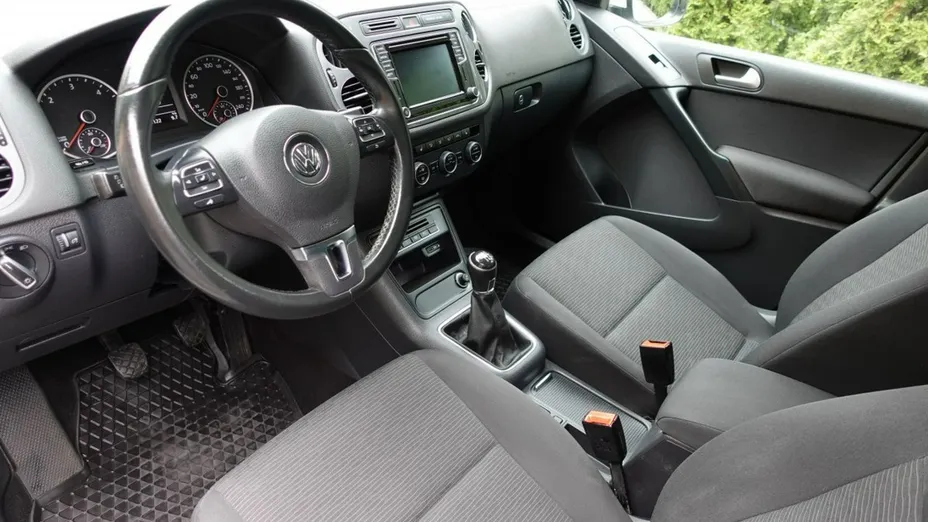 VOLKSWAGEN Tiguan -