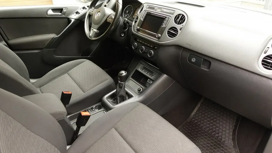 VOLKSWAGEN Tiguan -