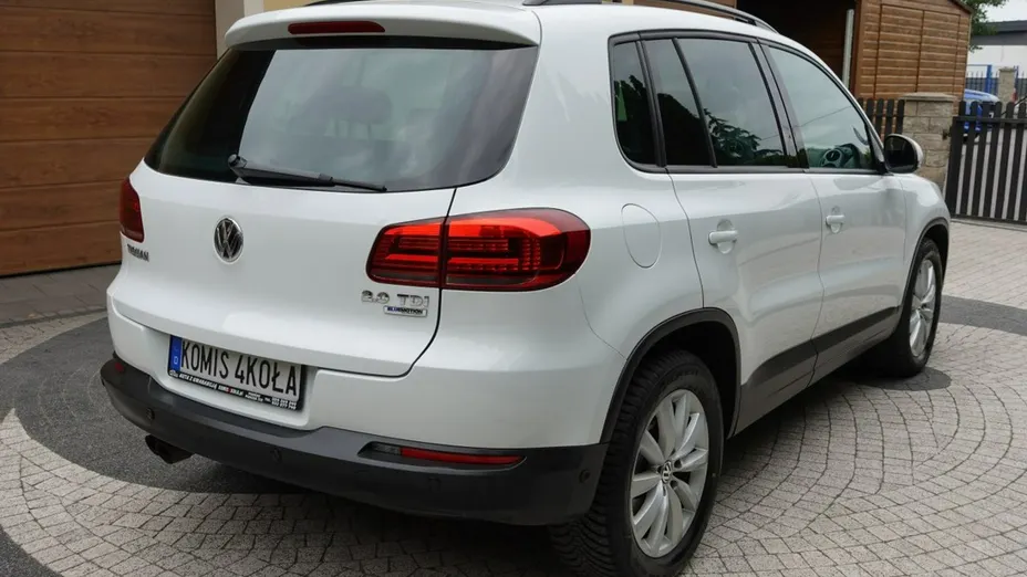 VOLKSWAGEN Tiguan -