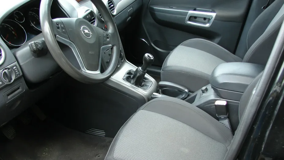 OPEL Antara -