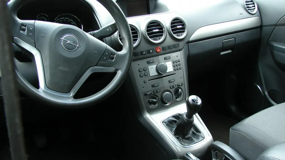 OPEL Antara -