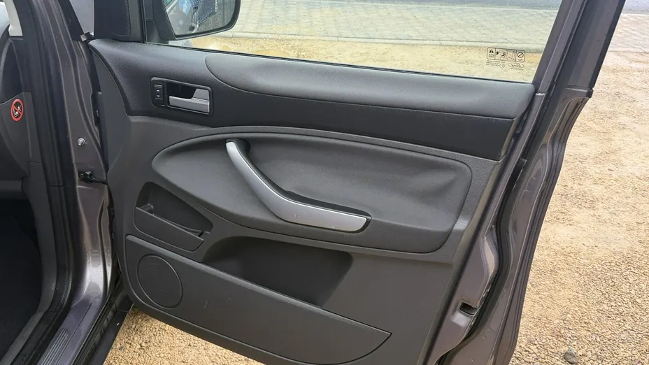 FORD Kuga -