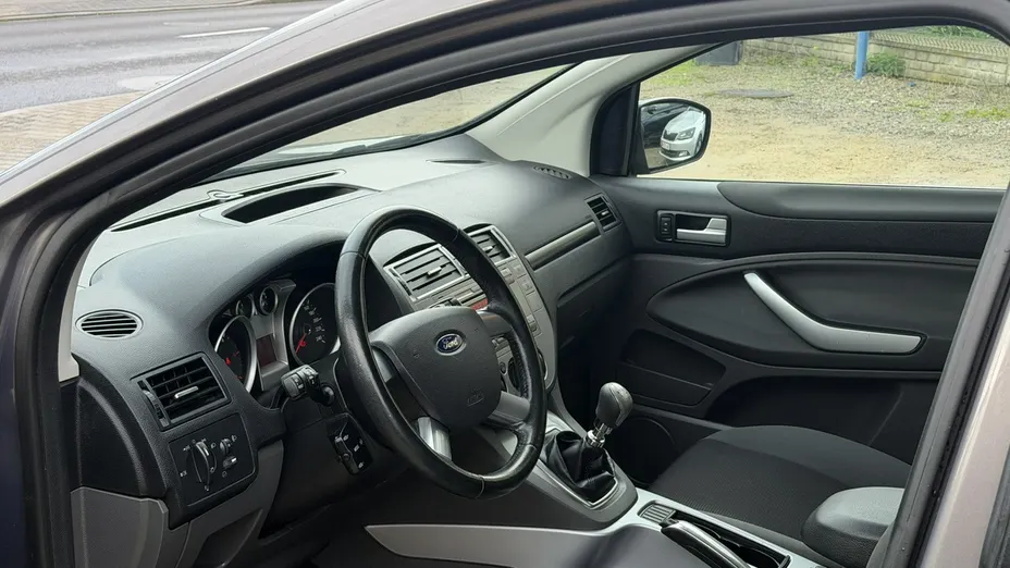 FORD Kuga -
