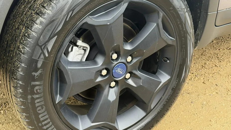 FORD Kuga -