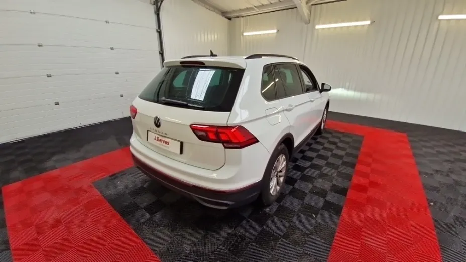 Volkswagen Tiguan -