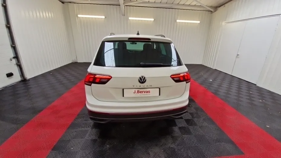 Volkswagen Tiguan -