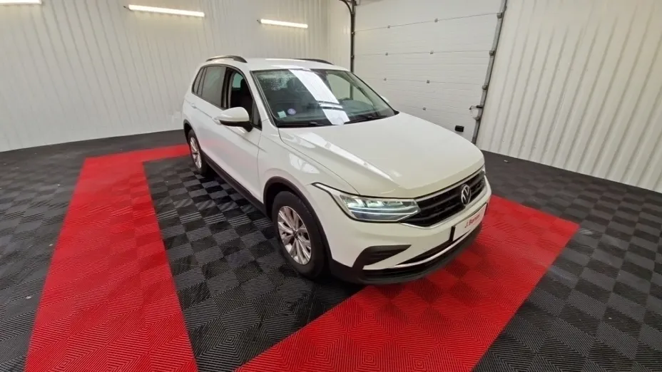 Volkswagen Tiguan -
