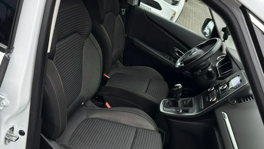 RENAULT Scenic -