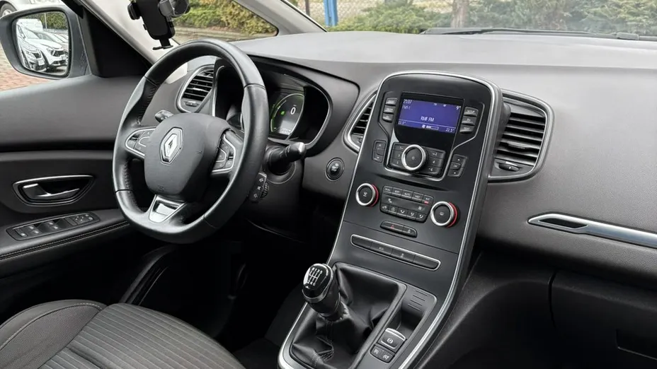 RENAULT Scenic -