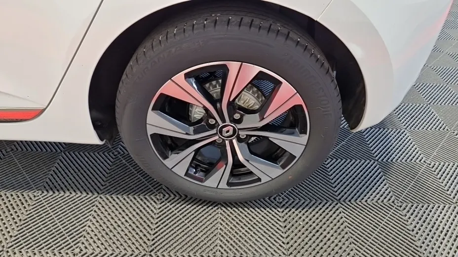 RENAULT Clio -