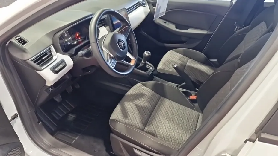 RENAULT Clio -