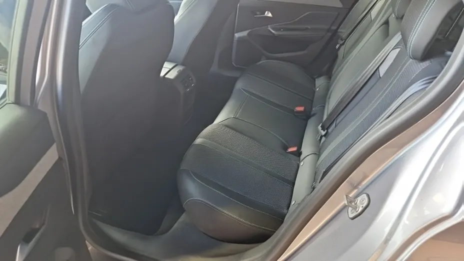 PEUGEOT 308 -