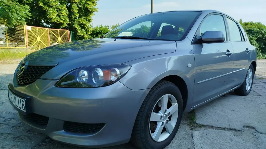 MAZDA 3 -