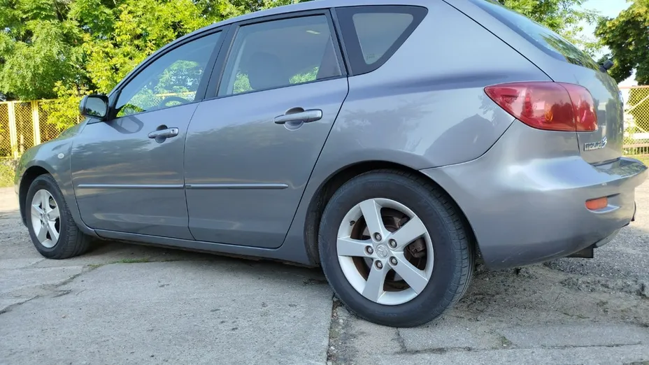 MAZDA 3 -