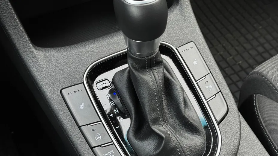 HYUNDAI i30 i30 1.0 T-GDI Smart DCT