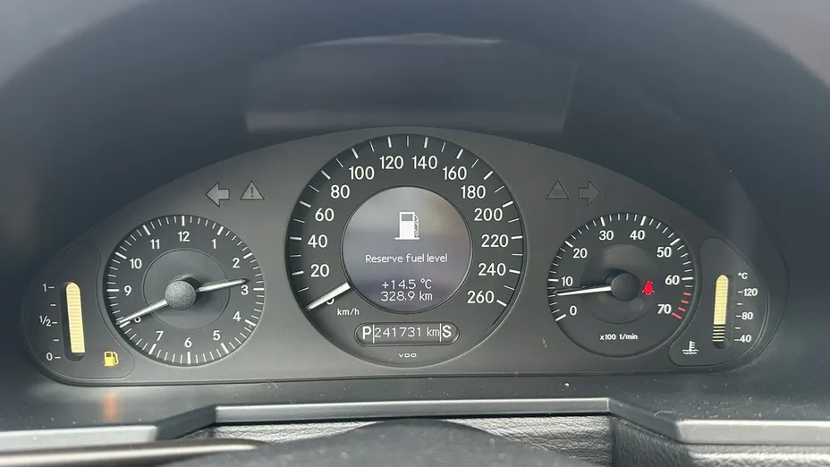 MERCEDES-BENZ E Klasa -