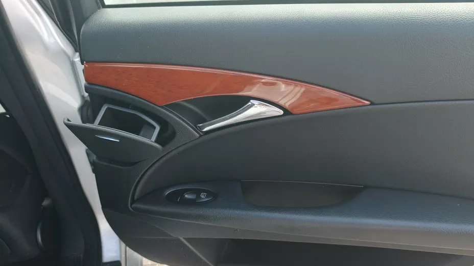 MERCEDES-BENZ E Klasa -