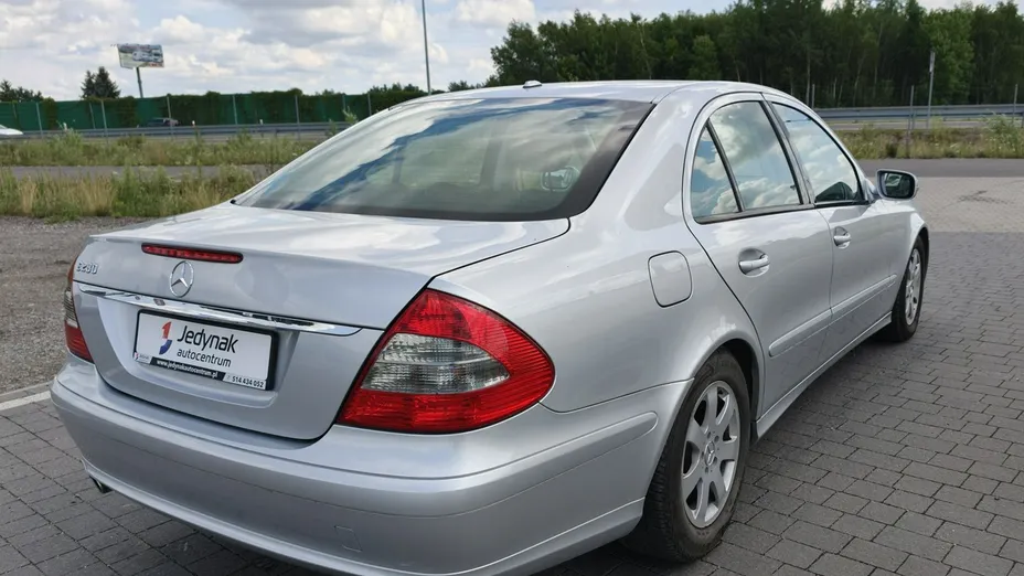 MERCEDES-BENZ E Klasa -