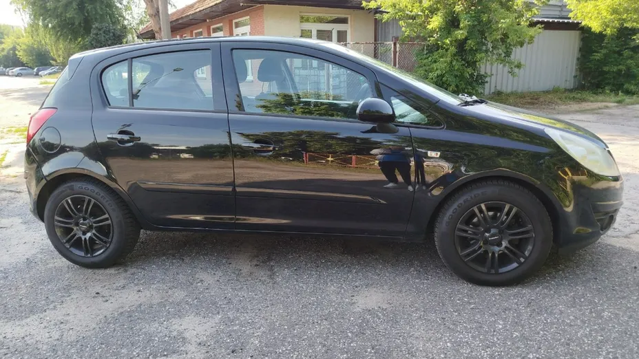 OPEL Corsa -