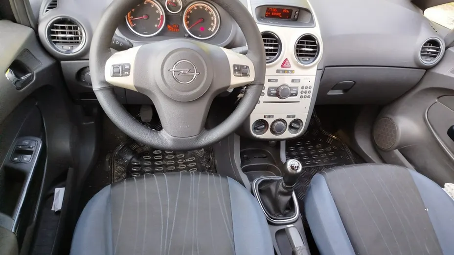 OPEL Corsa -