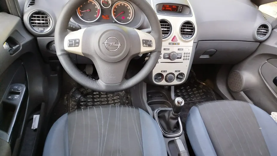 OPEL Corsa -