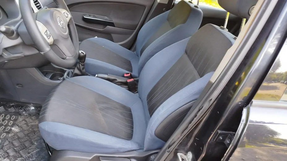 OPEL Corsa -