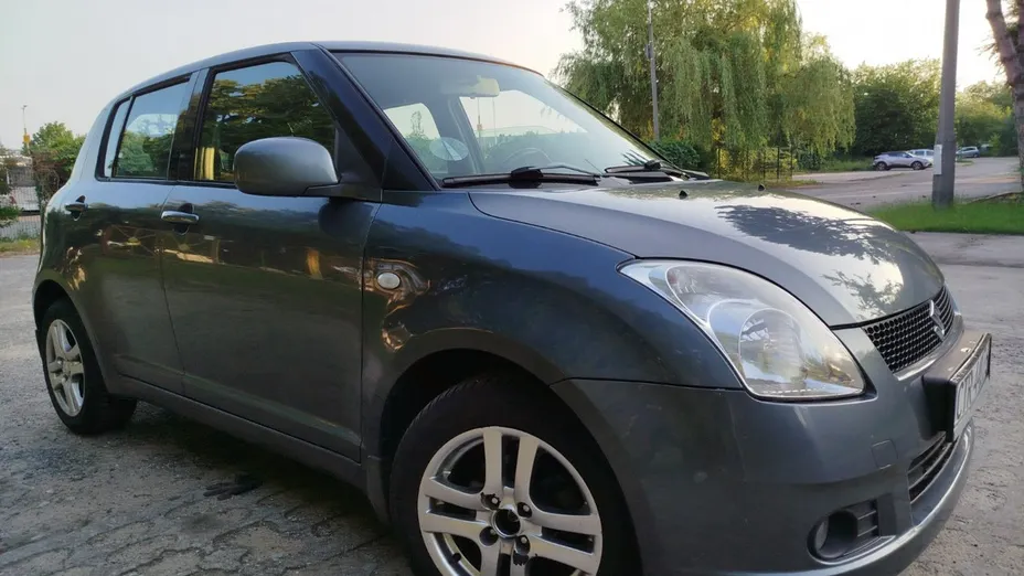 SUZUKI Swift -