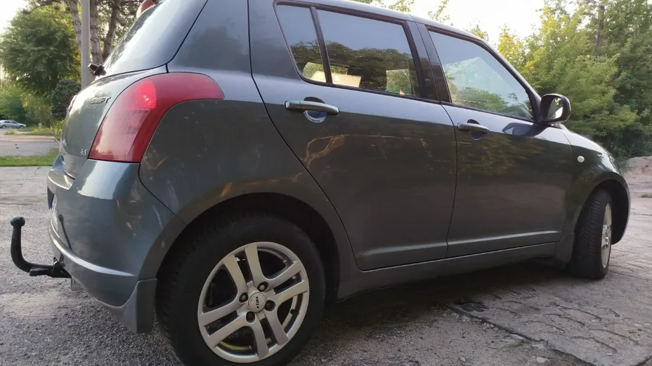 SUZUKI Swift -