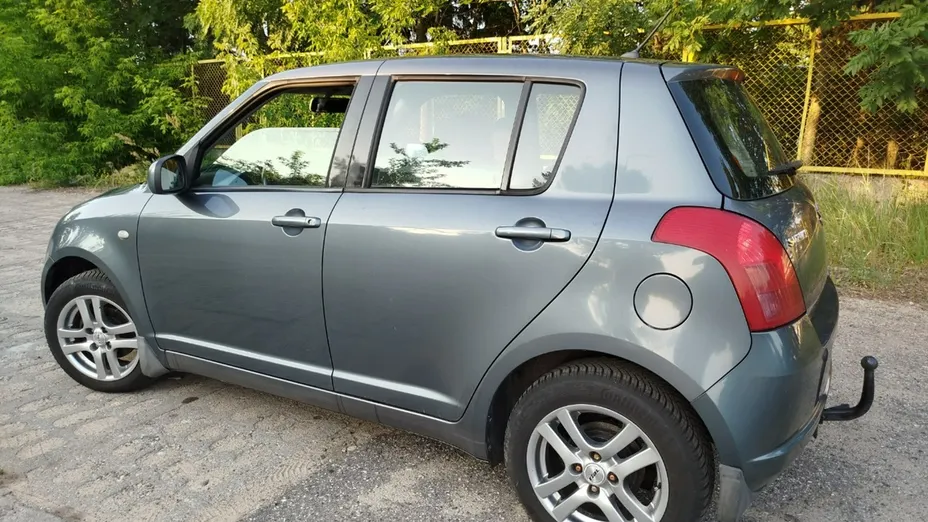 SUZUKI Swift -